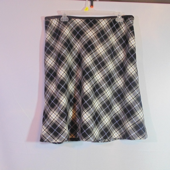 Anne Klein Dresses & Skirts - Anne Klein Wool black plaid skirt size 14